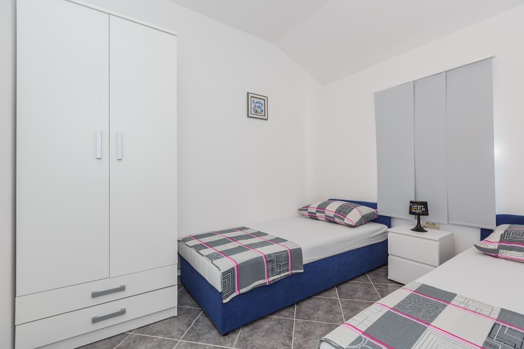 Apartments Viljac Trogir Bilik gambar